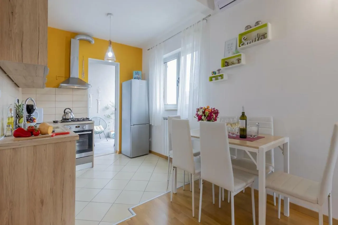 Center Penthouse Apartment Pula
