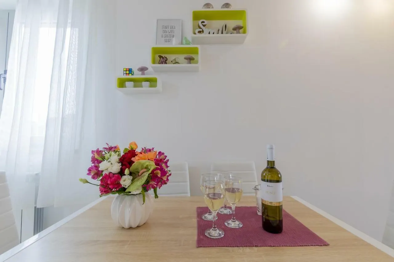Center Penthouse Apartment Pula