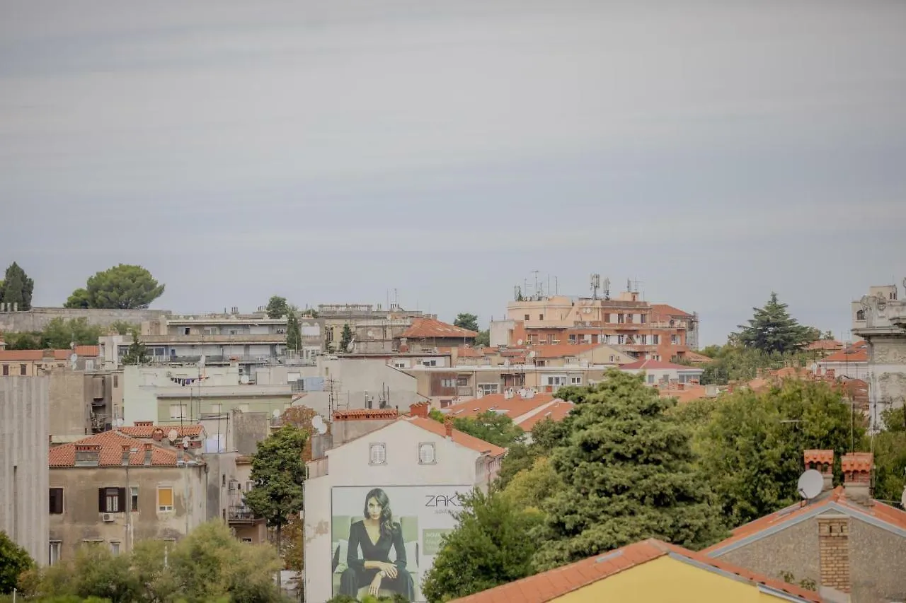 Center Penthouse Apartment Pula
