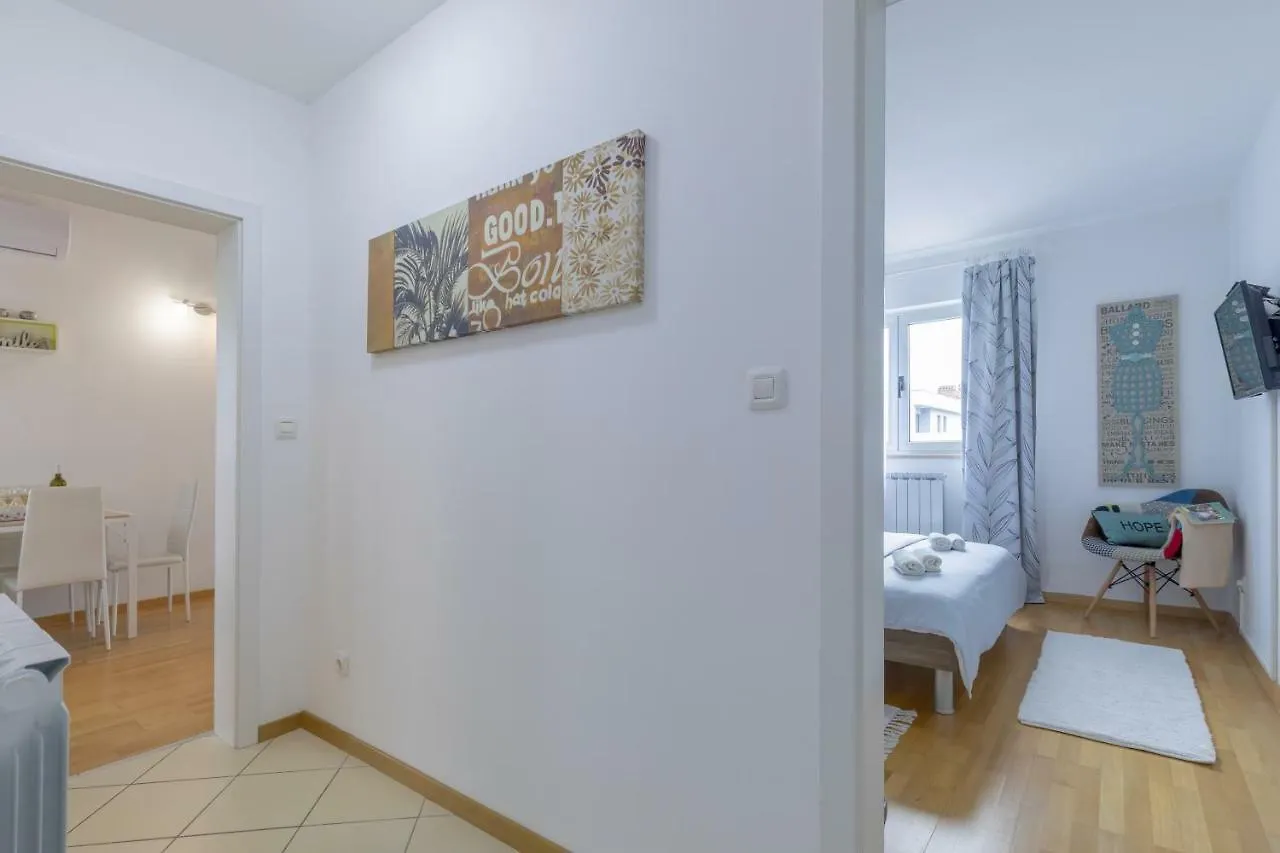 Center Penthouse Apartment Pula 0*,  Croatia