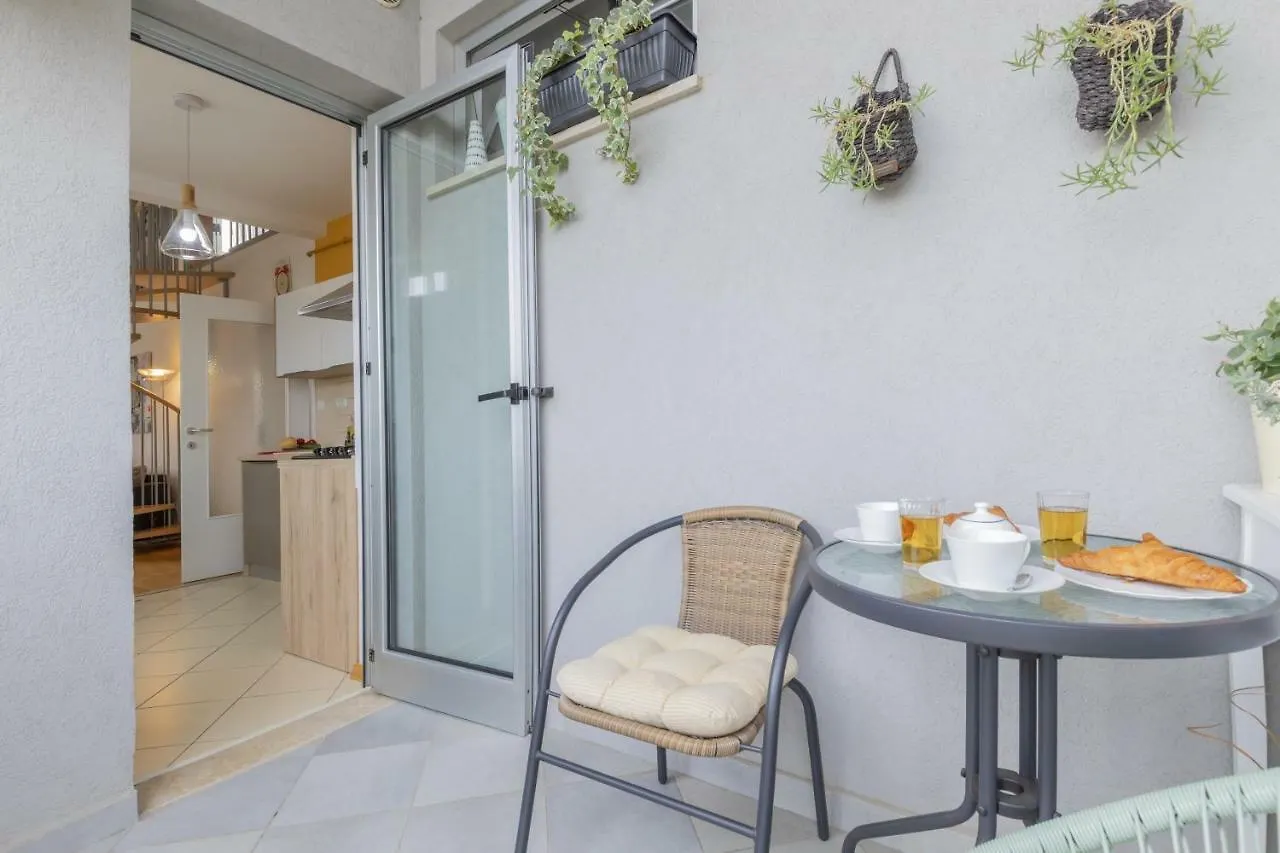 Center Penthouse Apartment Pula Croatia
