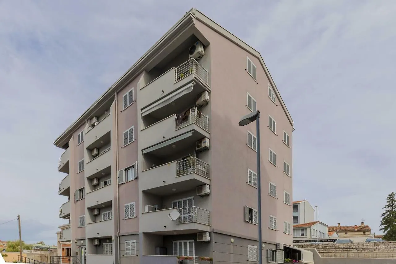 Center Penthouse Apartment Pula 0*,  Kroatien